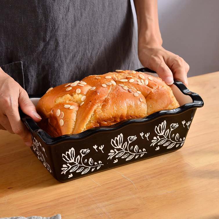 Decorative loaf outlet pan